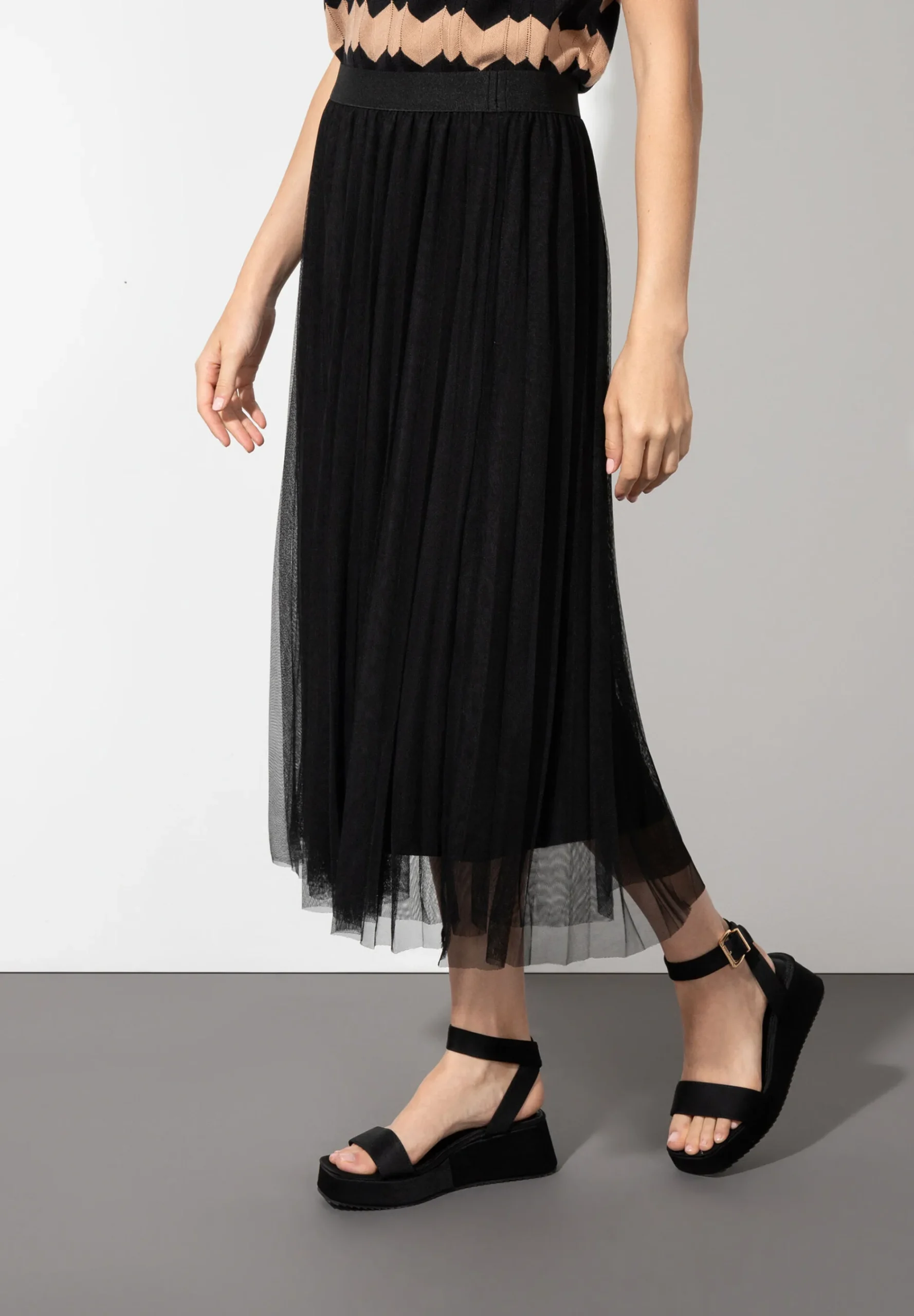 Clearance Meshrock, Röcke