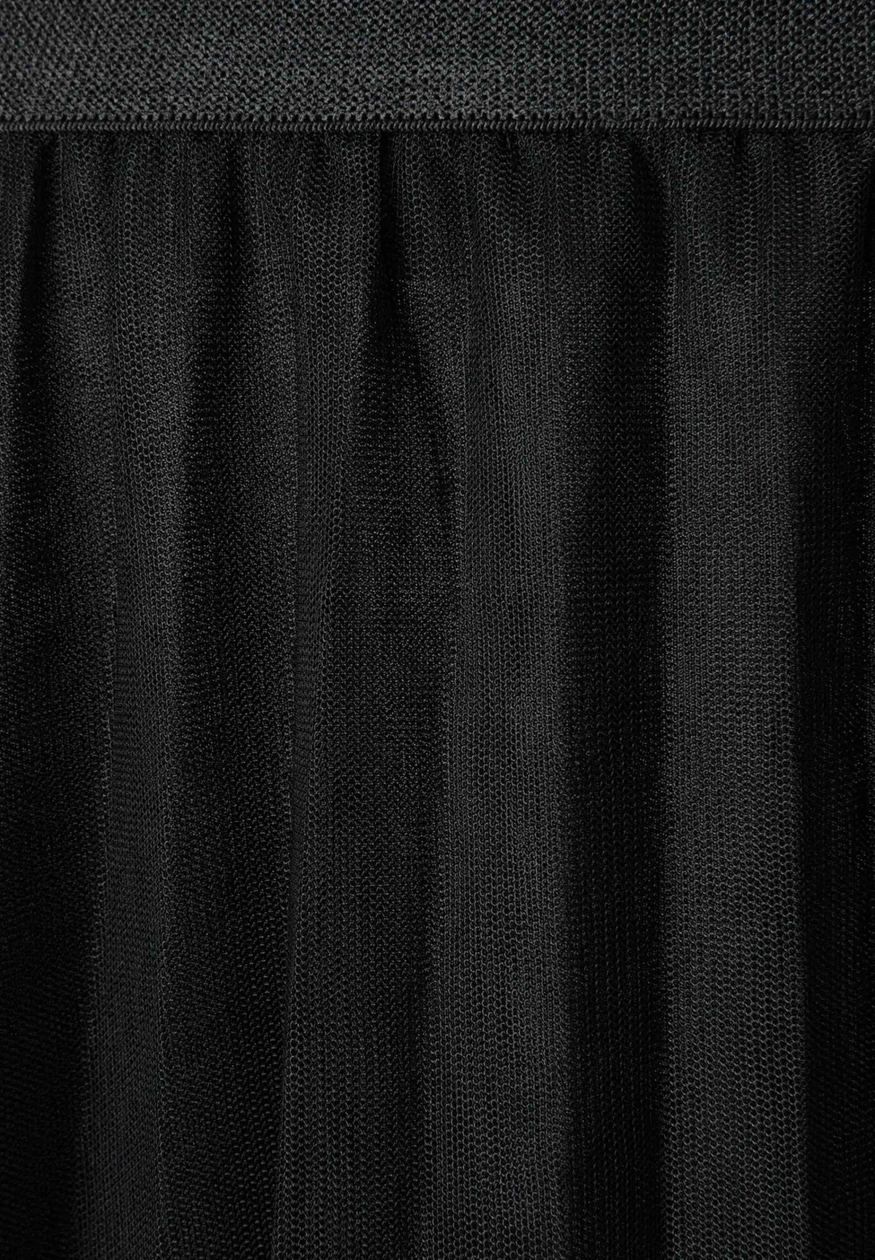 Clearance Meshrock, Röcke