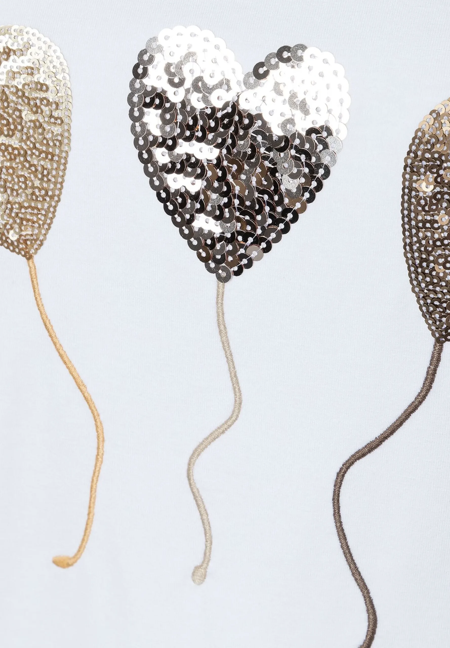 New T-Shirt mit Paillettenherzen, weiß, Frühjahrs-Kollektion T-shirts - Tops