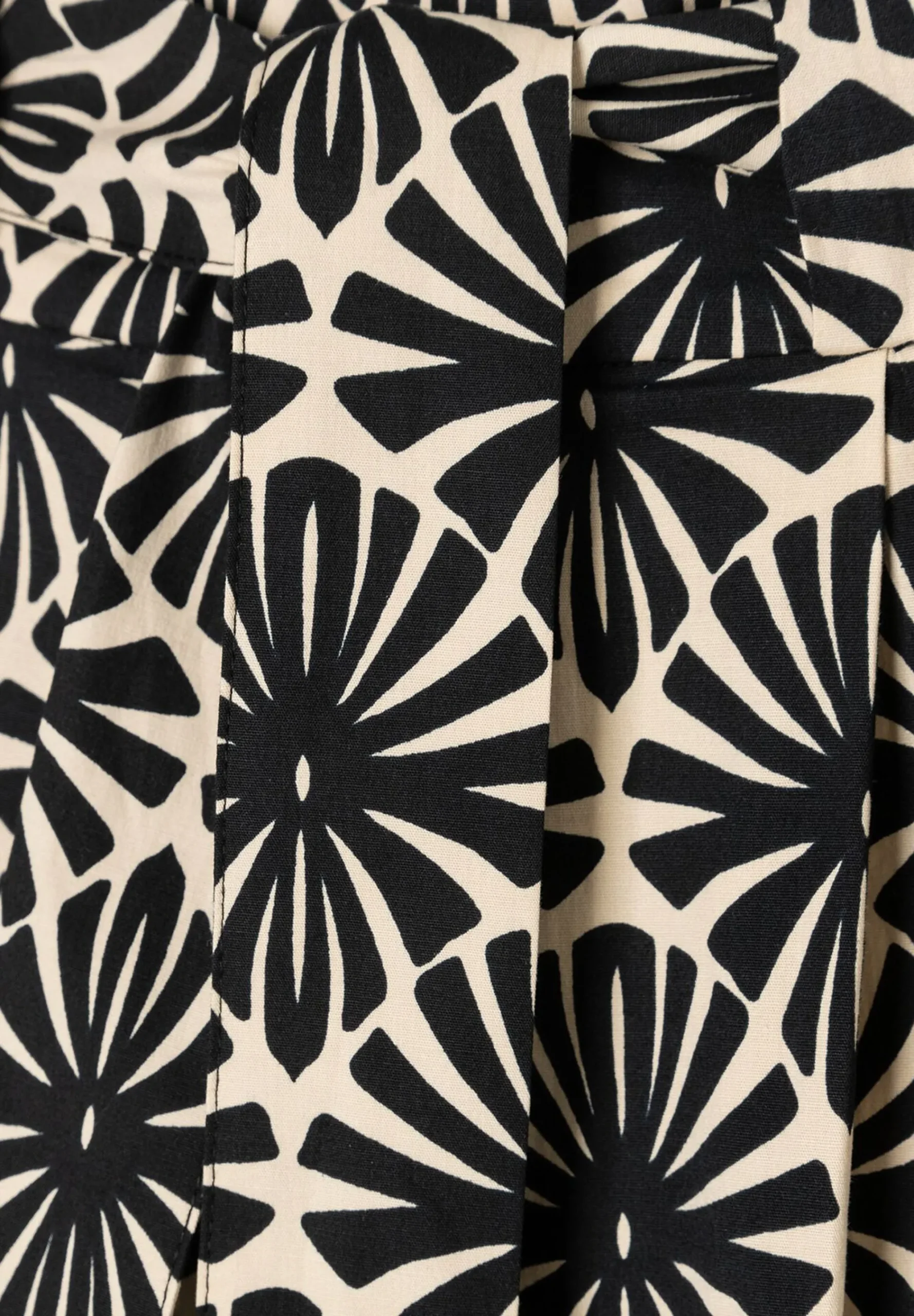 Clearance weiter Baumwollrock, grafischer Print, Frühjahrs-Kollektion Röcke